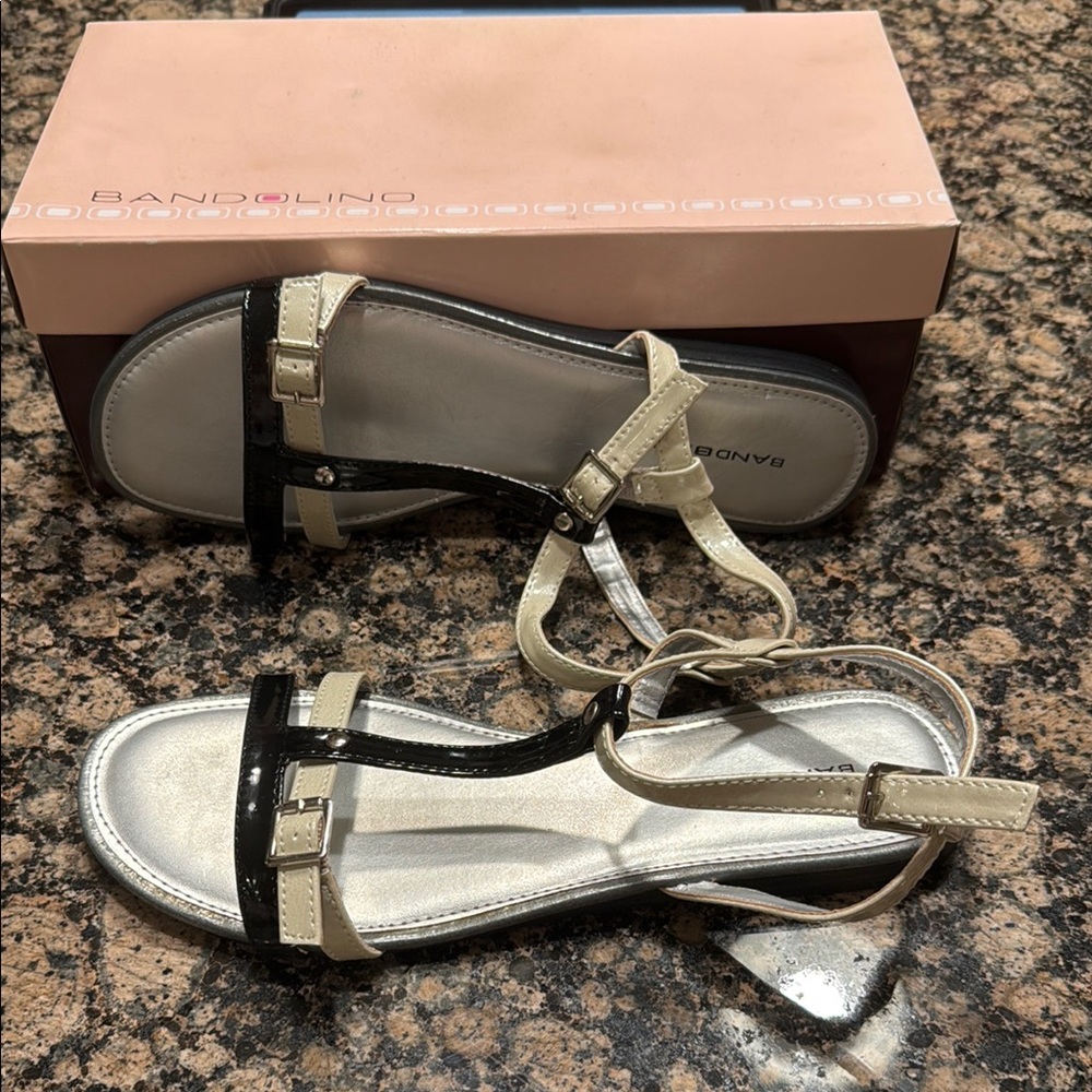 Bandolino Women's Black and Cream Sandals